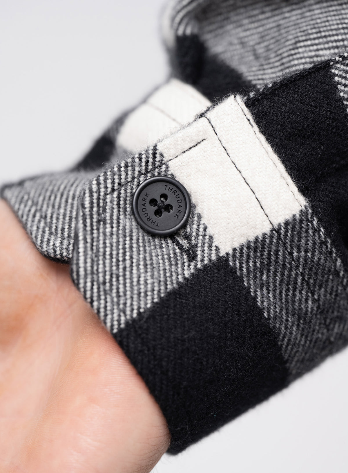 Buttoned barrel cuffs