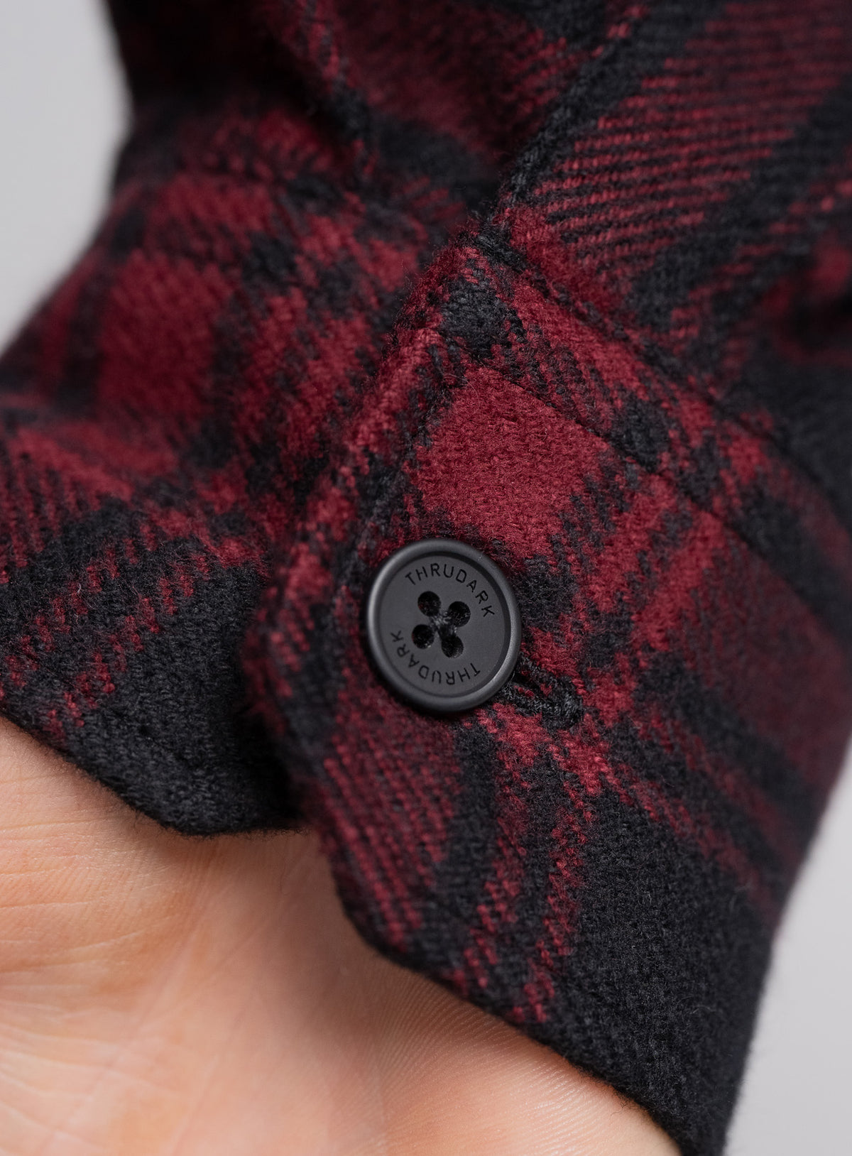 Buttoned barrel cuffs