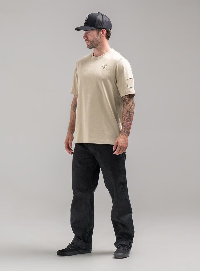 INSIGNIA T-SHIRT - LOOSE LIPS