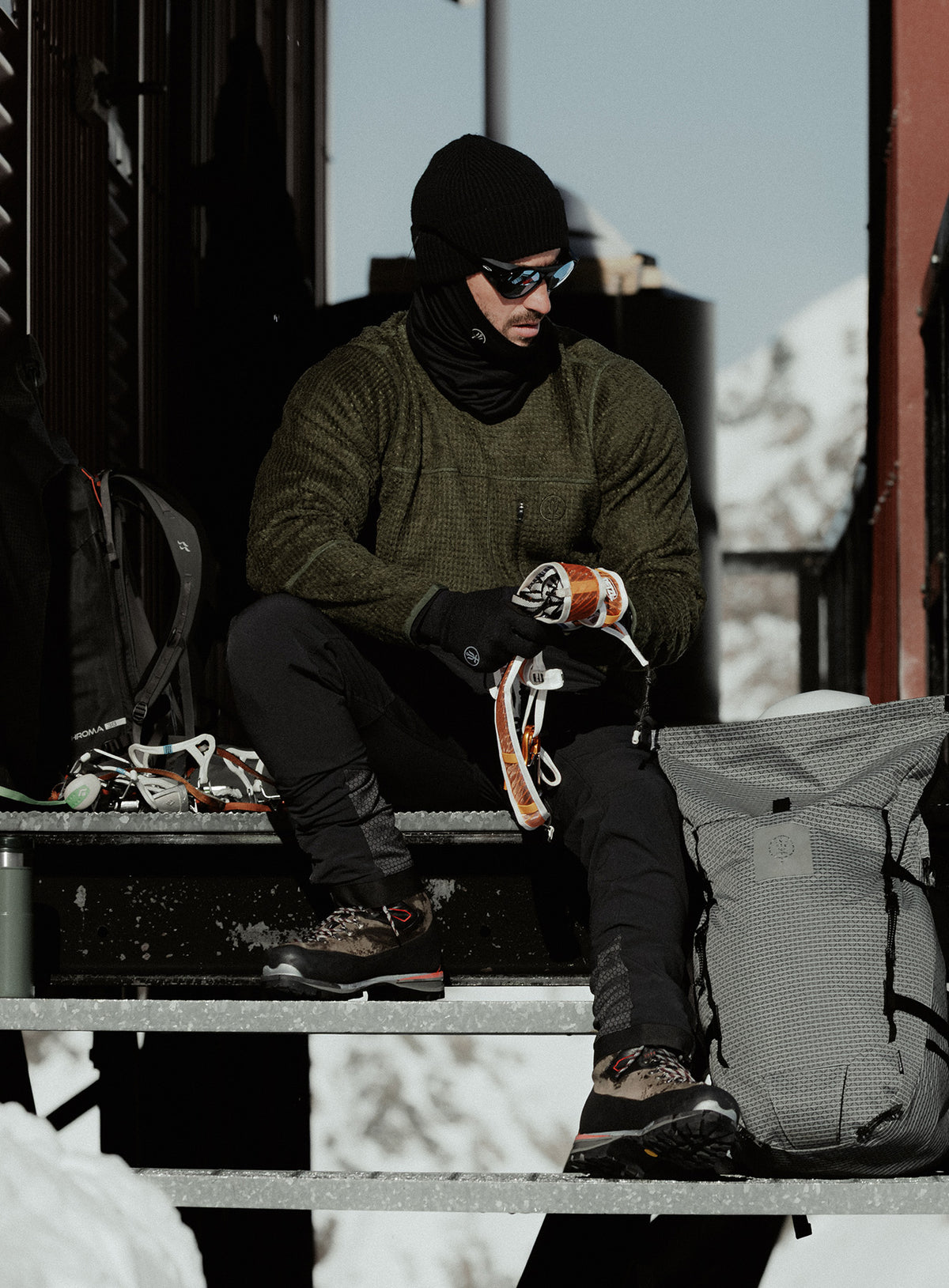 An in the field image of Phalanx Crew Fleece in Forest Green (ITF)