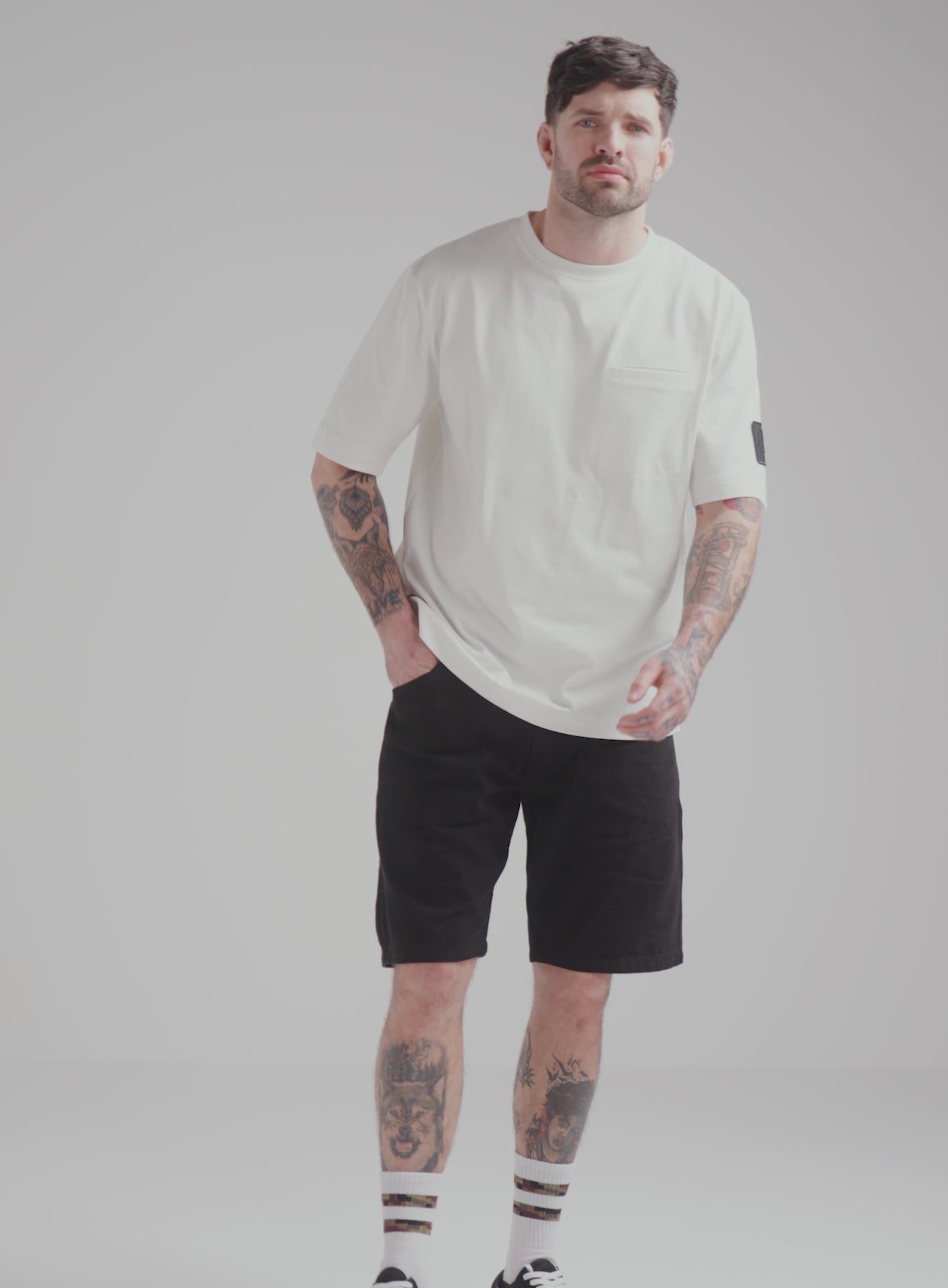 A studio video of Men's Dissident Canvas Shorts in Obsidian Black (VID)