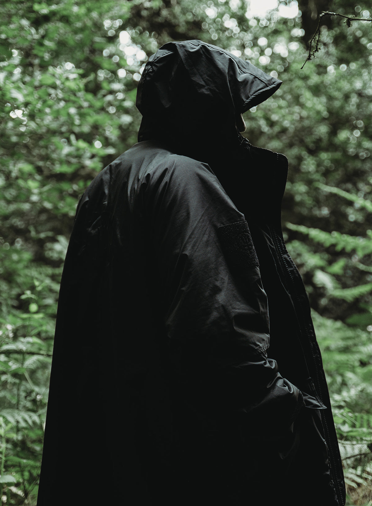 An in the field image of Shroud in Obsidian Black (ITF)